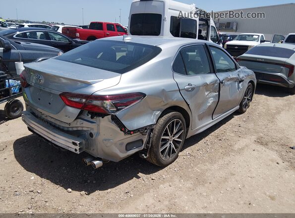 4T1G11AK6RU915535 2024 TOYOTA CAMRY Серебряный Задняя правая четверть