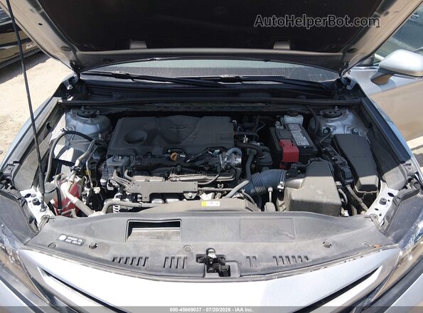 4T1G11AK6RU915535 2024 TOYOTA CAMRY Серебряный Вид сзади