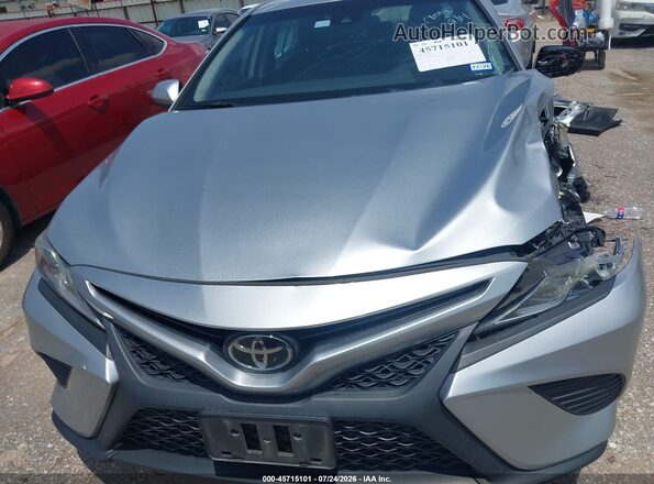 4T1G11AK7LU510596 2020 TOYOTA CAMRY Серебряный Вид сзади