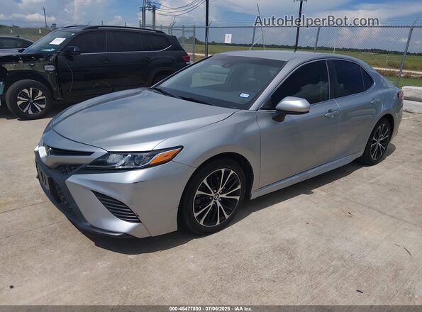 4T1G11AK7LU860388 2020 TOYOTA CAMRY Silver Front left