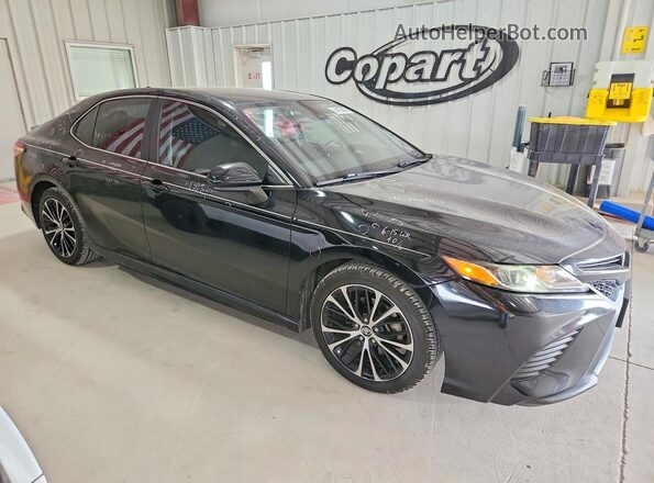 4T1G11AK7LU873416 2020 TOYOTA CAMRY Черный Передняя правая четверть