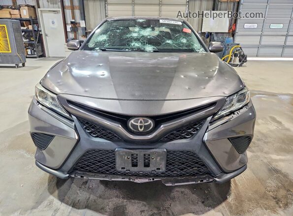 4T1G11AK7LU885159 2020 TOYOTA CAMRY Gray Вид спереду