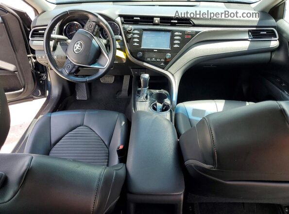 4T1G11AK8LU310357 2020 TOYOTA CAMRY Синий Вид панели приборов