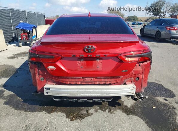 4T1G11AK8LU332374 2020 TOYOTA CAMRY Красный Вид сзади
