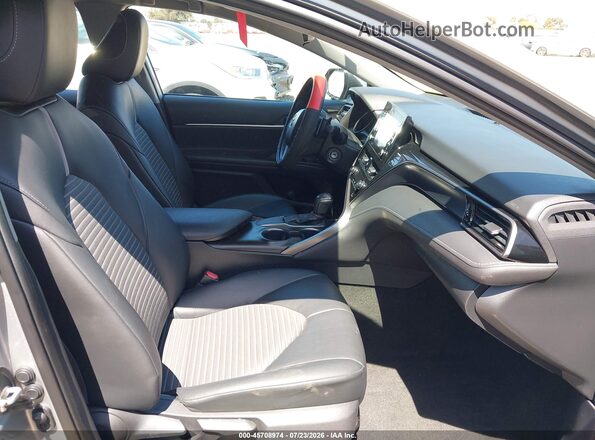 4T1G11AKXMU418237 2021 TOYOTA CAMRY Silver Vista interior delantera