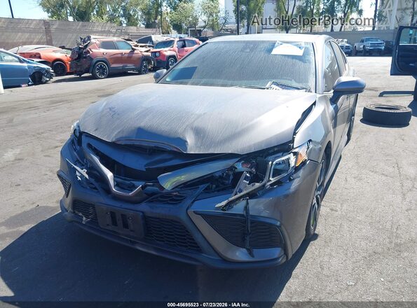 4T1G11AKXMU534876 2021 TOYOTA CAMRY Gray Widok z przodu