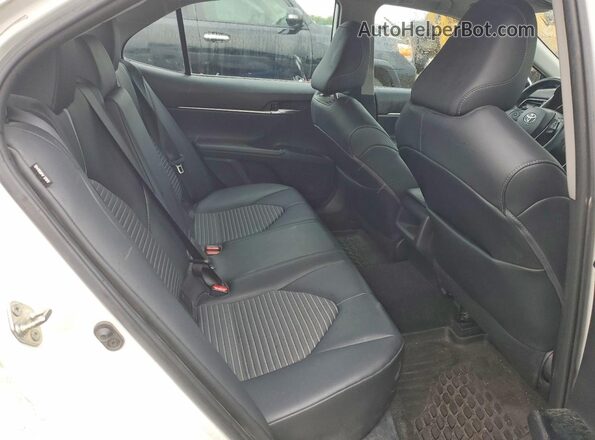 4T1G11BK7LU010565 2020 TOYOTA CAMRY White Вид задніх сидінь