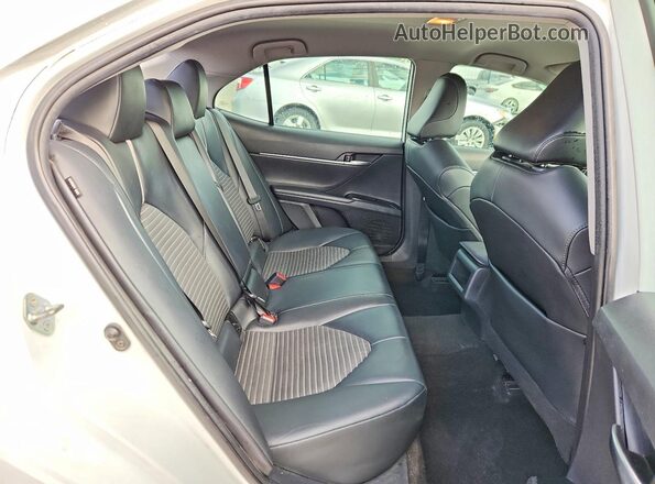 4T1G11BK8LU002782 2020 TOYOTA CAMRY White Widok tylnych siedzeń