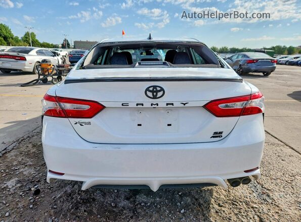 4T1G11BK8LU002782 2020 TOYOTA CAMRY White Widok z tyłu