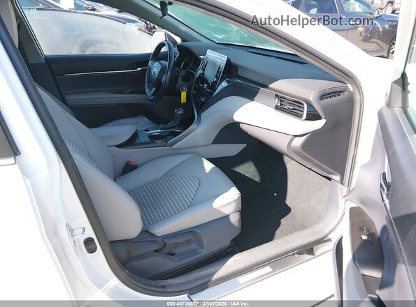 4T1G11BK8MU040076 2021 TOYOTA CAMRY White Вид салону спереду