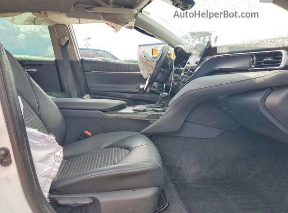 4T1G11BK9MU045982 2021 TOYOTA CAMRY White Front interior view