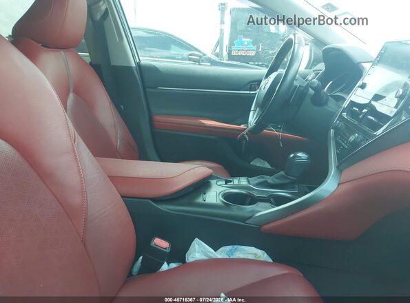 4T1K61AK4NU024794 2022 TOYOTA CAMRY Черный Вид салона спереди
