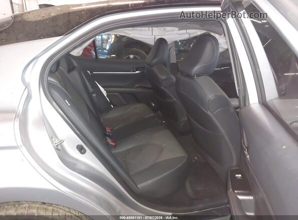 4T1K61AK7LU326657 2020 TOYOTA CAMRY Silver Вид наклейки з VIN-кодом
