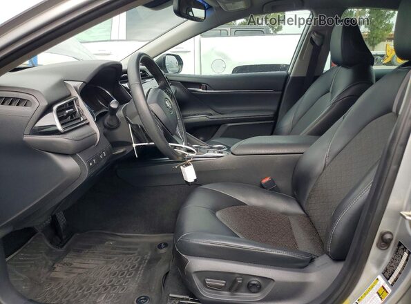4T1K61AK7LU890597 2020 TOYOTA CAMRY Silver Front interior view