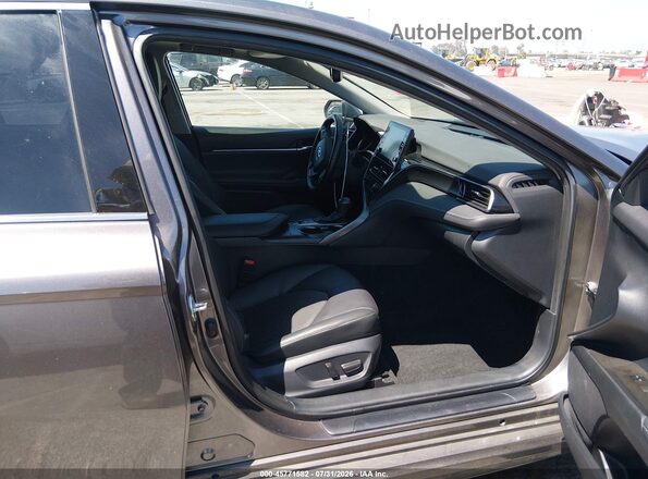4T1K61BK1PU088888 2023 TOYOTA CAMRY Gray Widok wnętrza z przodu
