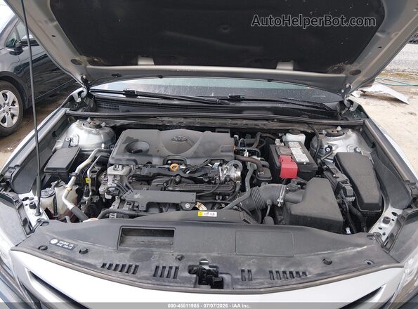 4T1K61BK2MU028503 2021 TOYOTA CAMRY Серебряный Вид сзади