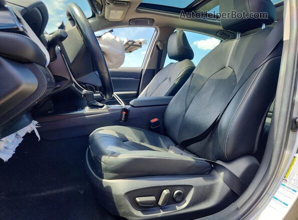 4T1K61BK5MU030231 2021 TOYOTA CAMRY Silver Սալոնի դիմացի տեսք