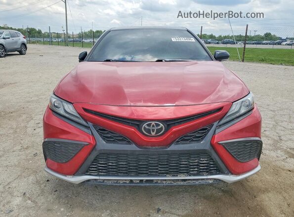 4T1K61BK8MU021393 2021 TOYOTA CAMRY Red Դիմացի տեսք