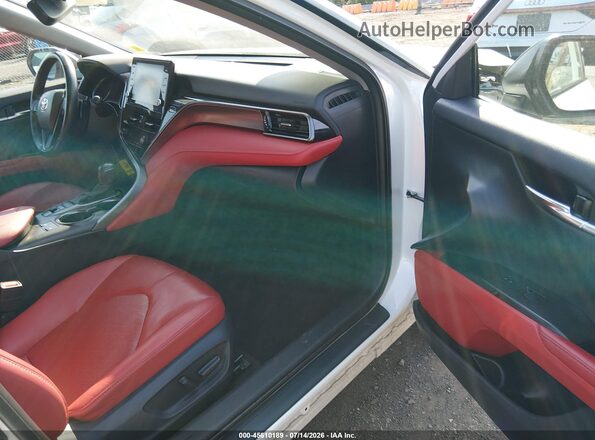 4T1K61BKXPU091823 2023 TOYOTA CAMRY Белый Вид салона спереди