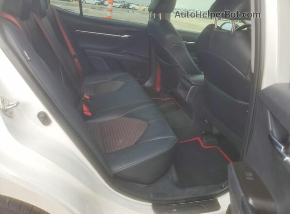 4T1KZ1AK1MU048413 2021 TOYOTA CAMRY White Vista de los asientos traseros
