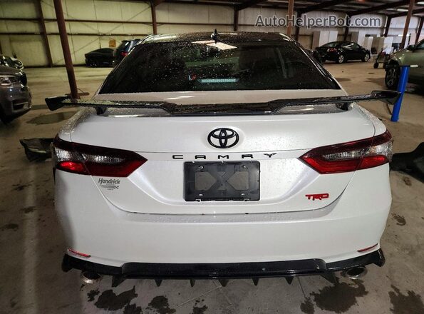 4T1KZ1AK4RU097807 2024 TOYOTA CAMRY White Vista trasera