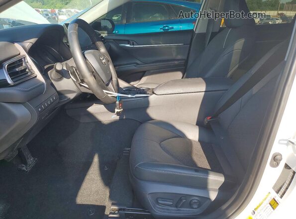 4T1KZ1AKXPU080975 2023 TOYOTA CAMRY White Vista interior delantera
