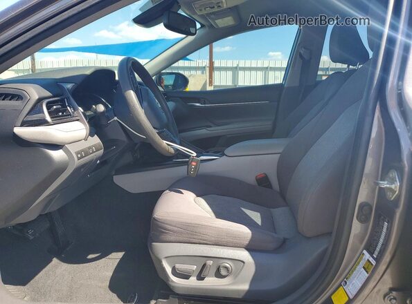 4T1L11AK4LU913207 2020 TOYOTA CAMRY Charcoal Widok wnętrza z przodu