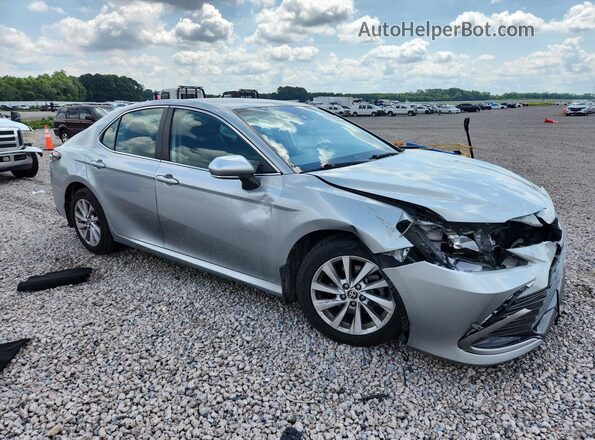 4T1R11AK4MU482072 2021 TOYOTA CAMRY Silver Front right