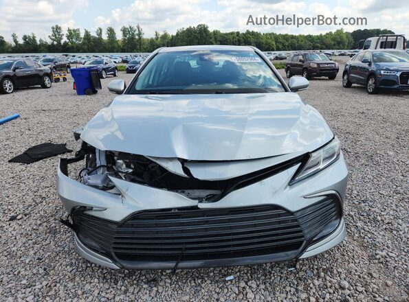 4T1R11AK4MU482072 2021 TOYOTA CAMRY Silver Front view
