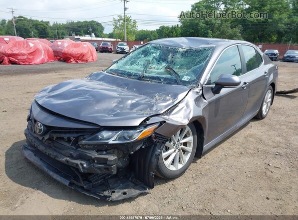 4T1R11BK5PU094447 2023 TOYOTA CAMRY Gray წინა ხედი