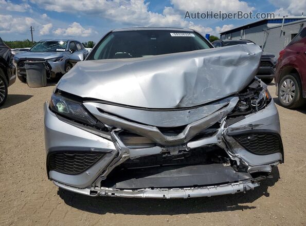 4T1S11BK8MU034689 2021 TOYOTA CAMRY Silver Vista frontal