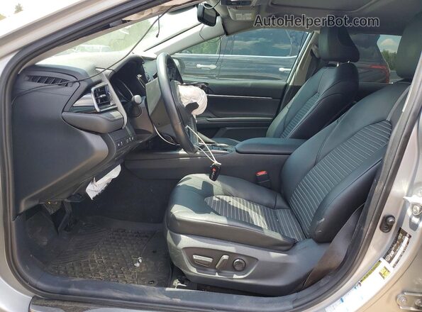 4T1S11BK8MU034689 2021 TOYOTA CAMRY Silver Vista interior delantera
