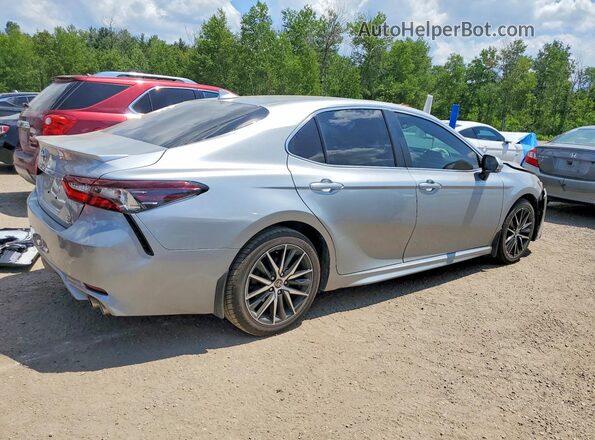 4T1S11BK8MU034689 2021 TOYOTA CAMRY Silver Trasero derecho