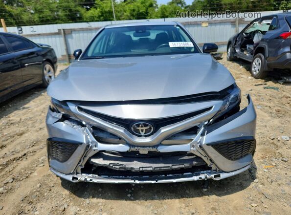 4T1T11AKXNU006237 2022 TOYOTA CAMRY Silver Դիմացի տեսք