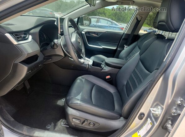 4T3B6RFV0RU160337 2024 TOYOTA RAV4 Silver Սալոնի դիմացի տեսք