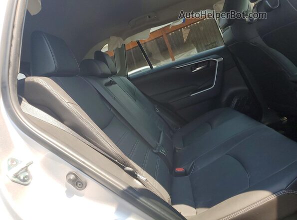 4T3B6RFV3PU114367 2023 TOYOTA RAV4 Silver Vista interior trasera