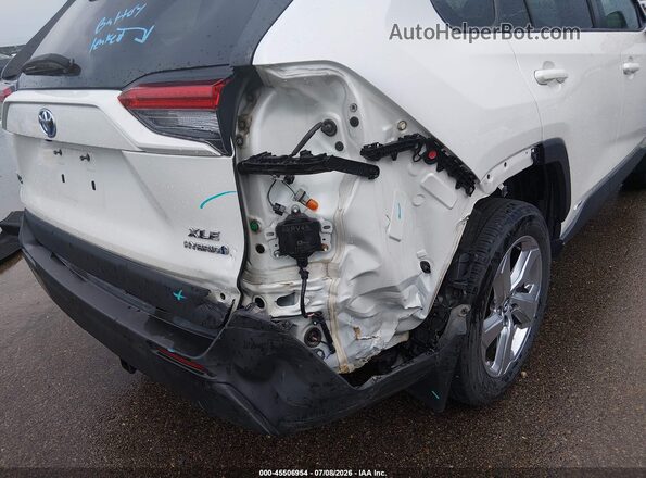 4T3B6RFVXMU007618 2021 TOYOTA RAV4 HYBRID White Front view