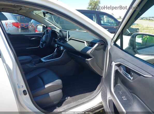 4T3B6RFVXMU007618 2021 TOYOTA RAV4 HYBRID White Front interior view