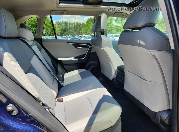 4T3D6RFV0MU048526 2021 TOYOTA RAV4 Синий Вид задней части салона