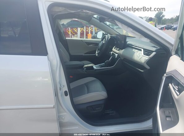 4T3D6RFV5PU118865 2023 TOYOTA RAV4 HYBRID Белый Вид салона спереди
