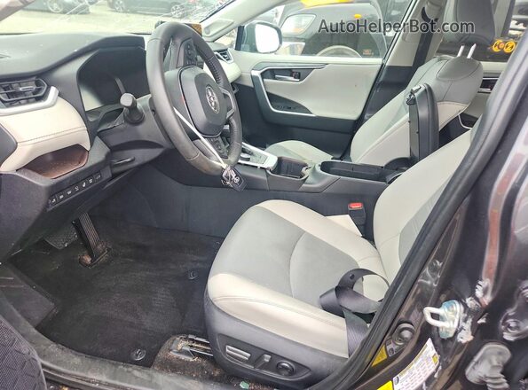 4T3D6RFV7PU138664 2023 TOYOTA RAV4 Gray წინა სალონის ხედი