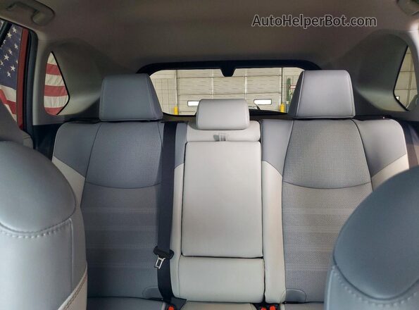 4T3DWRFV3LU010772 2020 TOYOTA RAV4 Red Widok tylnych siedzeń
