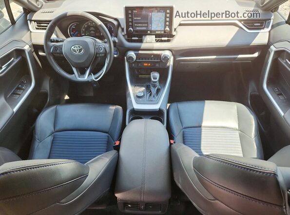 4T3E6RFV2MU048208 2021 TOYOTA RAV4 Серебряный Вид панели приборов
