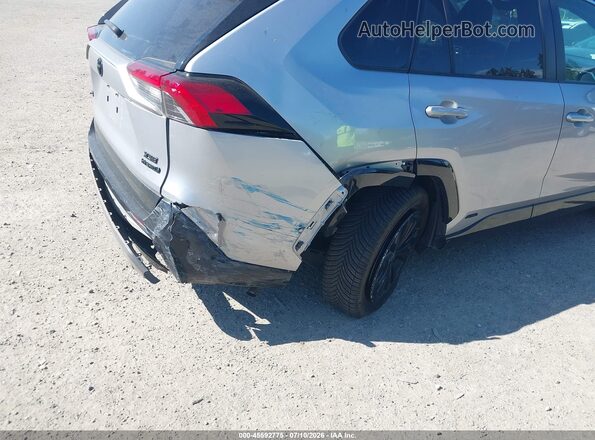 4T3E6RFV3NU093868 2022 TOYOTA RAV4 HYBRID Silver Widok z przodu