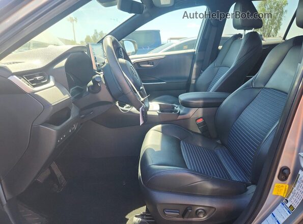 4T3E6RFV6MU042332 2021 TOYOTA RAV4 Silver წინა სალონის ხედი