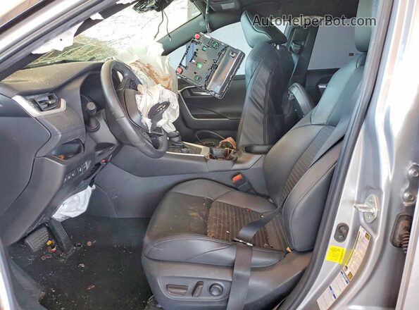 4T3E6RFV7MU023322 2021 TOYOTA RAV4 Silver Вид салону спереду