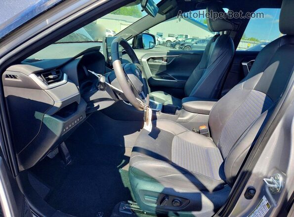 4T3E6RFV7RU163605 2024 TOYOTA RAV4 Silver Սալոնի դիմացի տեսք