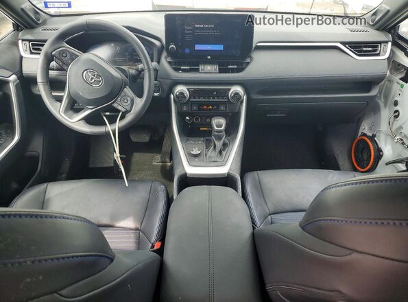 4T3E6RFV8RU148028 2024 TOYOTA RAV4 White წინა პანელის ხედი