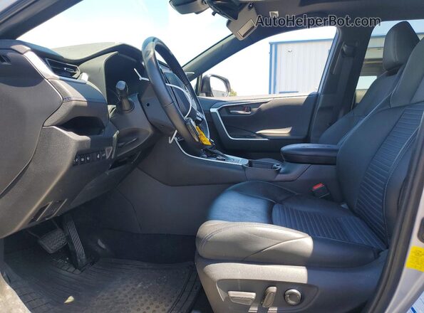 4T3E6RFVXMU057576 2021 TOYOTA RAV4 Silver წინა სალონის ხედი
