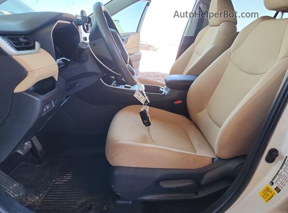 4T3LWRFV3SU208097 2025 TOYOTA RAV4 White Widok wnętrza z przodu